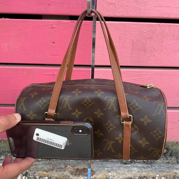 Small Louis Vuitton Papillion bag 26 - Picture 2 of 7